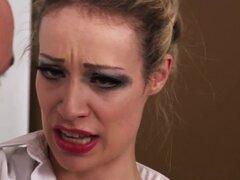 Chicas de CFNM británico tierna de tio afortunado. Chicas de CFNM británico tierna de tio afortunado hasta que él rocía cum