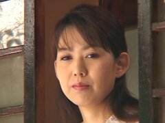 Mujer japonesa madura tradicional está desesperada por dar una mamada - japonesa AV modelo