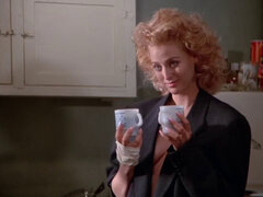Virginia Madsen desnuda - Gotham-1988. El clip ha sido tomado de la película llamada Gotham que fue lanzada en el año 1988, El clip mostró a Virginia Madsen mostrando su hermoso cuerpo entero desnudo y sus tetas también